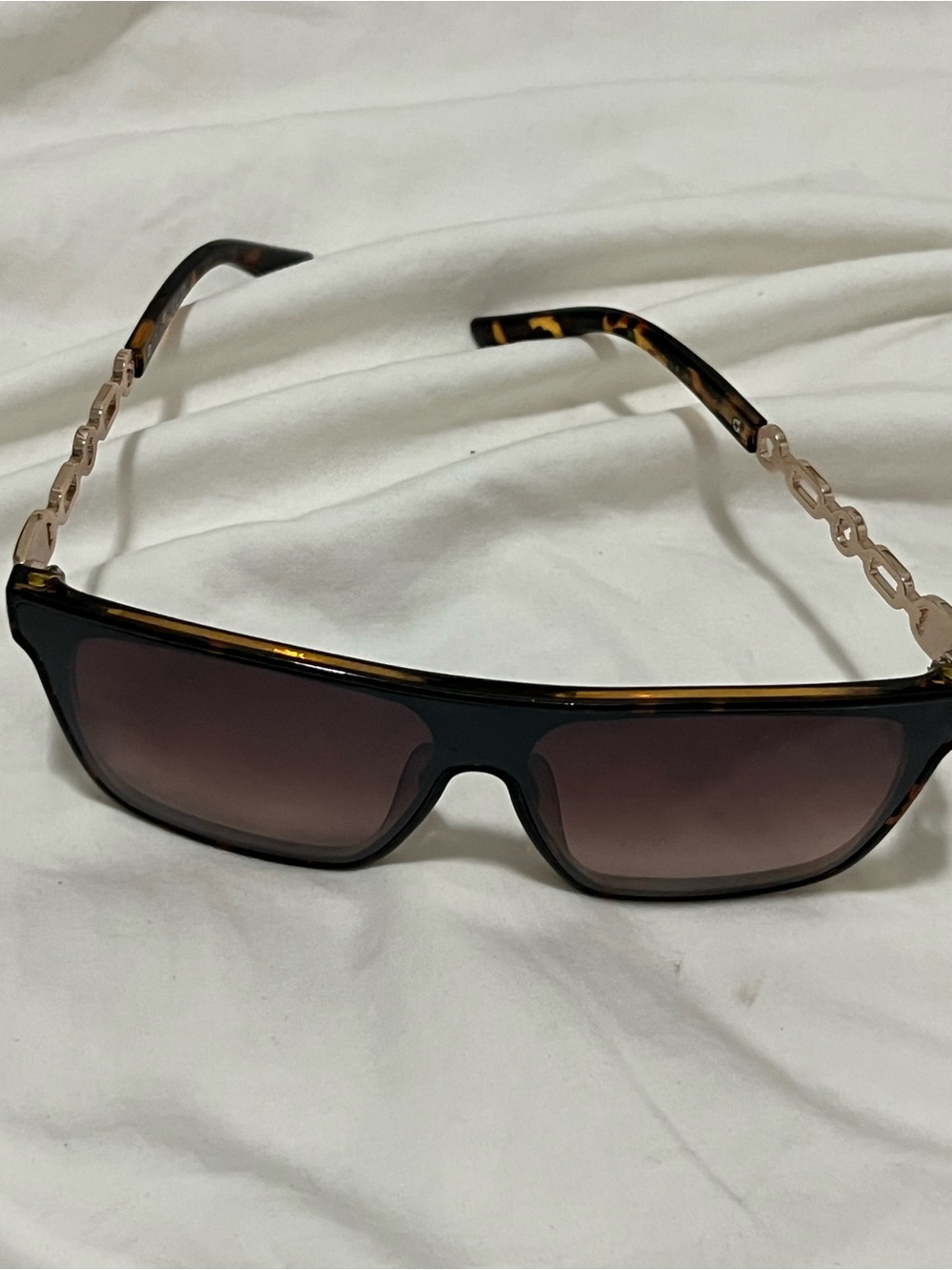 Jessica Simpson Women's Tortoiseshell Chain-Arm Sunglasses